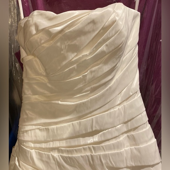 Modeca “Mary” ravello taffeta strapless drop-waist ball gown wedding gown - Picture 4 of 10